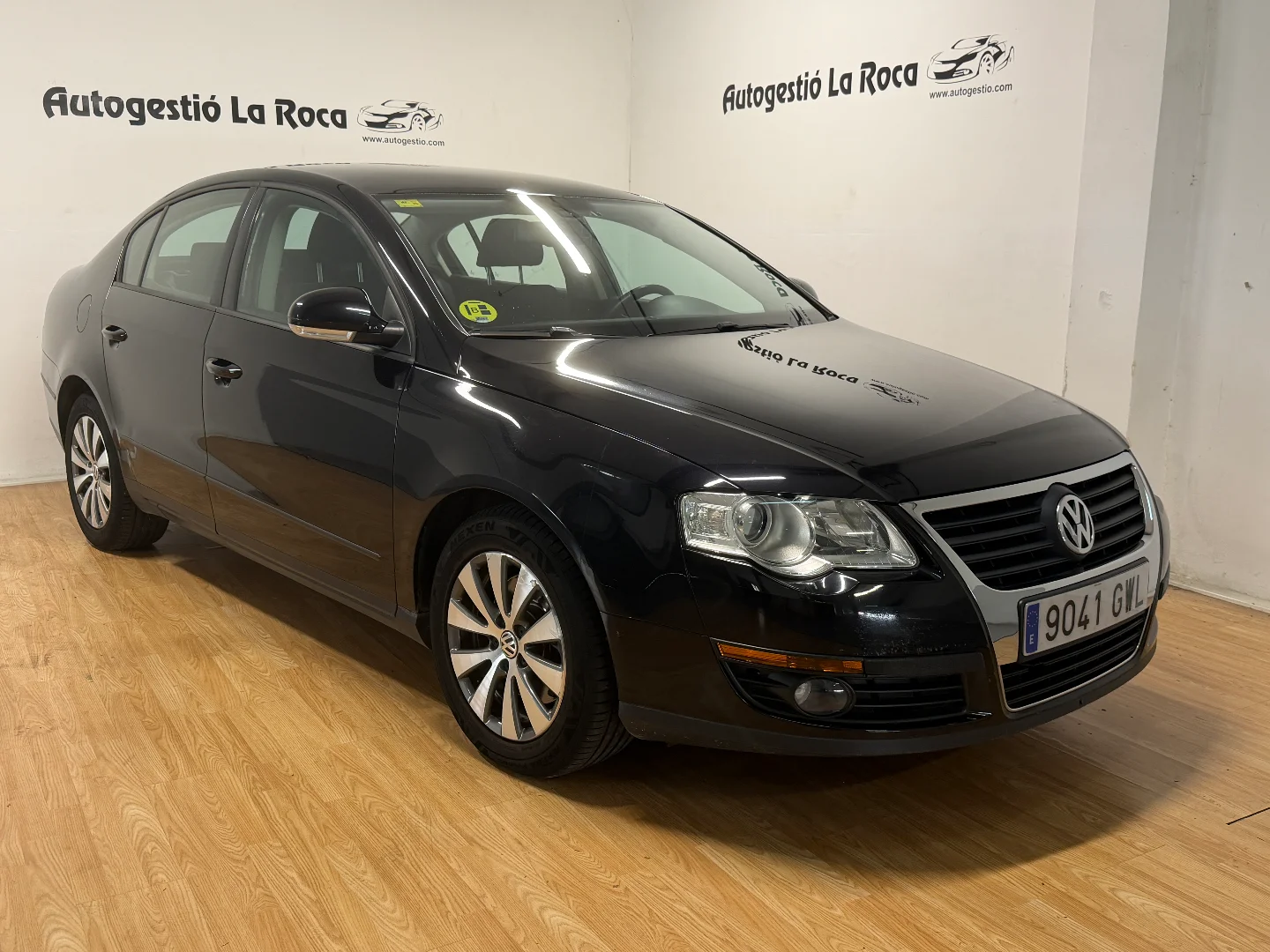 Volkswagen Passat 2.0 TDI 110cv DPF Advance Plus 2010 Diésel Negro - Vista principal