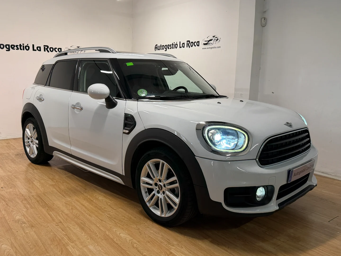MINI COUNTRYMAN Cooper D 2018 Diésel Blanco - Vista principal