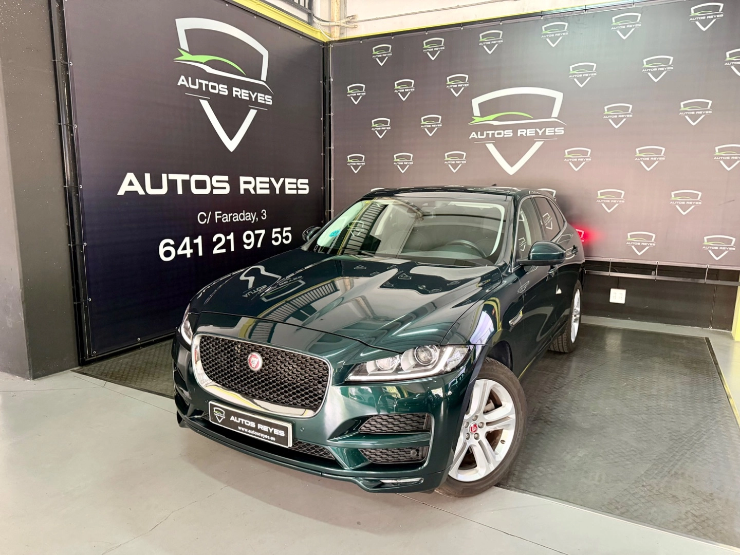 JAGUAR Fpace 3.0L TDV6 AWD Automatico Prestige 2017 Diésel Verde - Vista principal