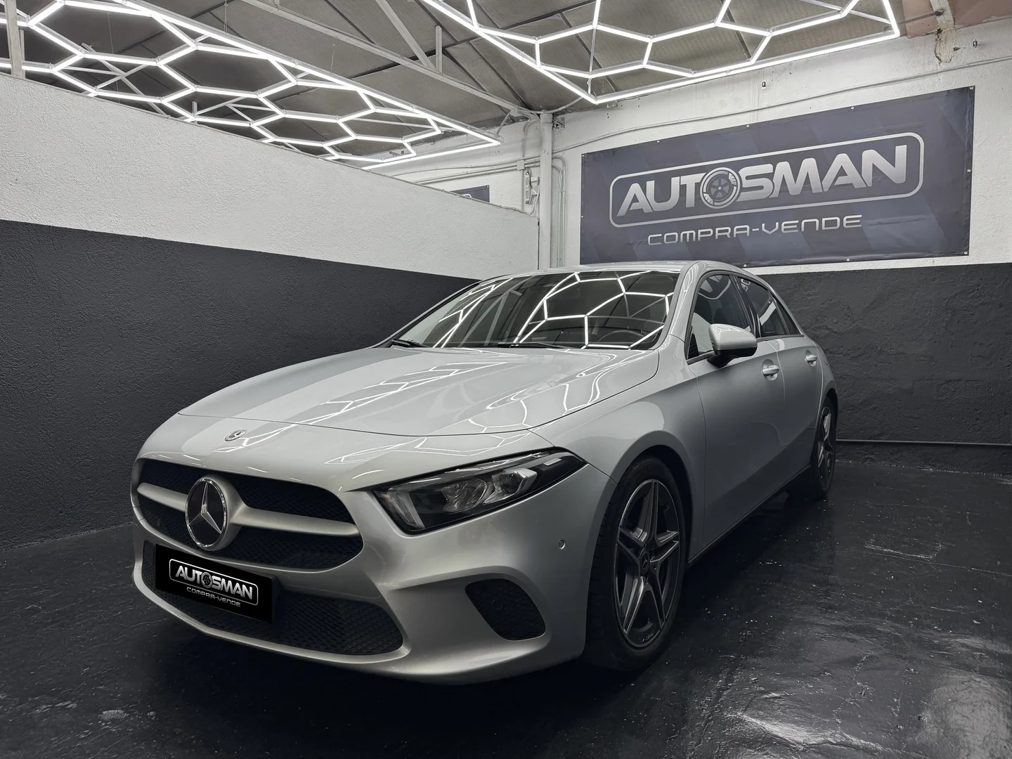 MERCEDES-BENZ Clase A 200d  2020 Diésel Gris - Vista lateral