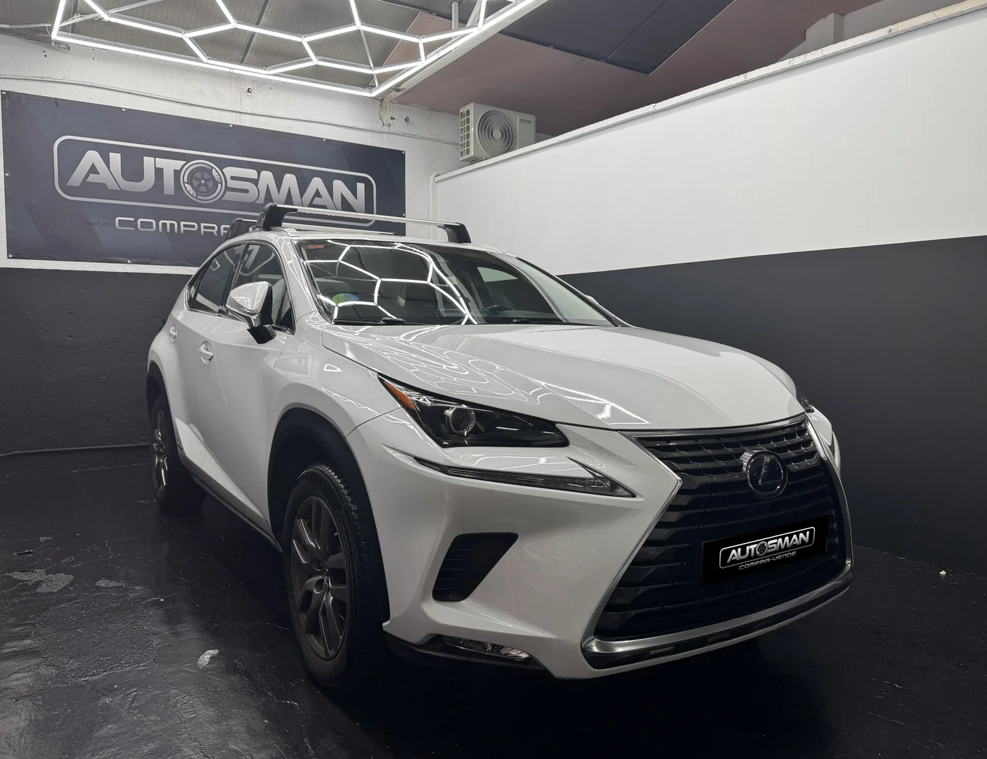LEXUS NX 2.5 300h Business Navigation 2WD 2019 Híbrido BLANCO - Motor