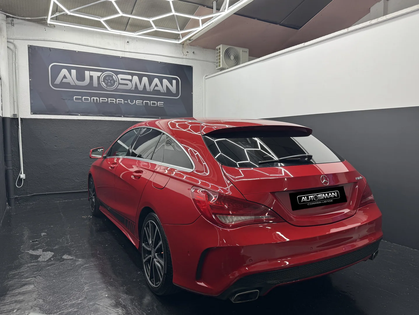 MERCEDES-BENZ Clase CLA  CLA 220 d AMG Line Shooting Brake 2015 Diésel Rojo - Imagen 6 de 55