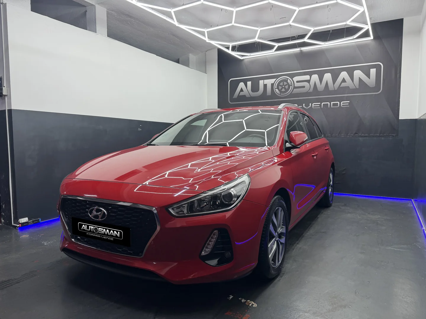 HYUNDAI i30 1.4 TGDI 140CV TECNO 2017 Gasolina Rojo - Vista lateral
