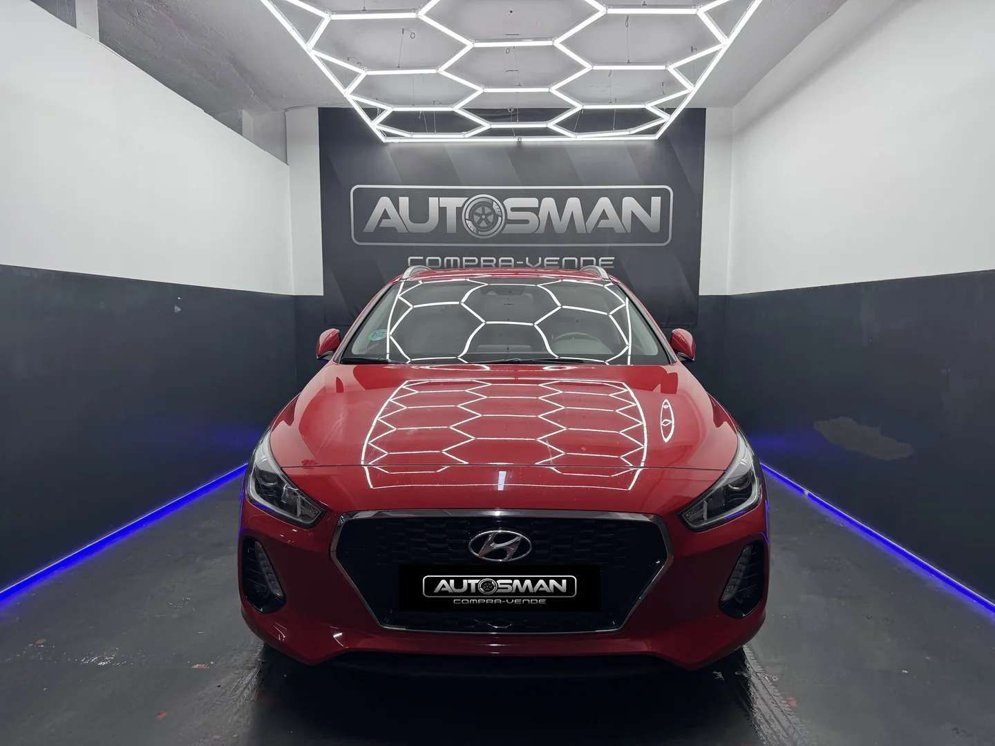 HYUNDAI i30 1.4 TGDI 140CV TECNO 2017 Gasolina Rojo - Interior