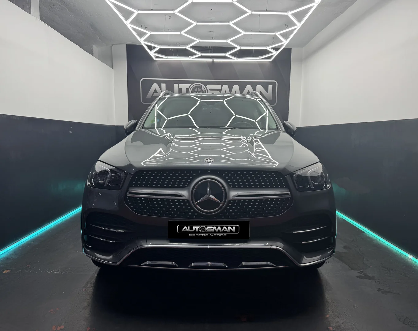 MERCEDES-BENZ GLE GLE 300 d 4MATIC 2022 Híbrido Gris - Interior