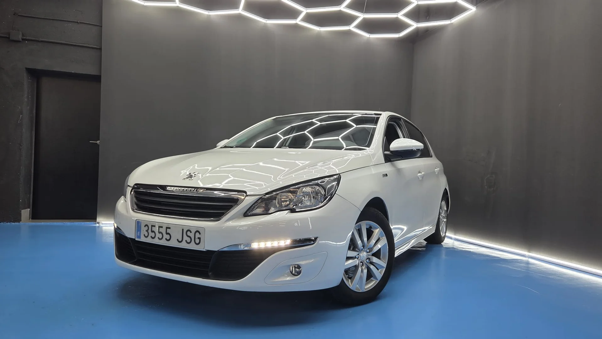 Peugeot 308 5p Allure 1.2 PureTech 130 S&S 2016 Gasolina Blanco - Vista principal