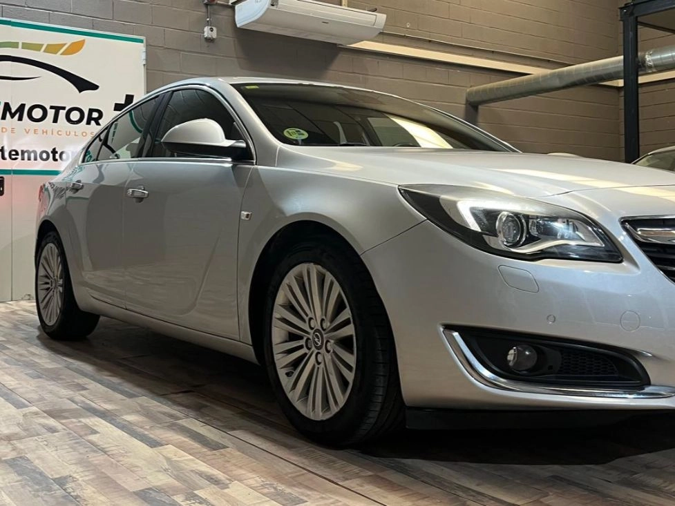 Opel Insignia 2.0 CDTI Start & Stop Excellence 2016 Diésel Gris / Plata - Vista principal