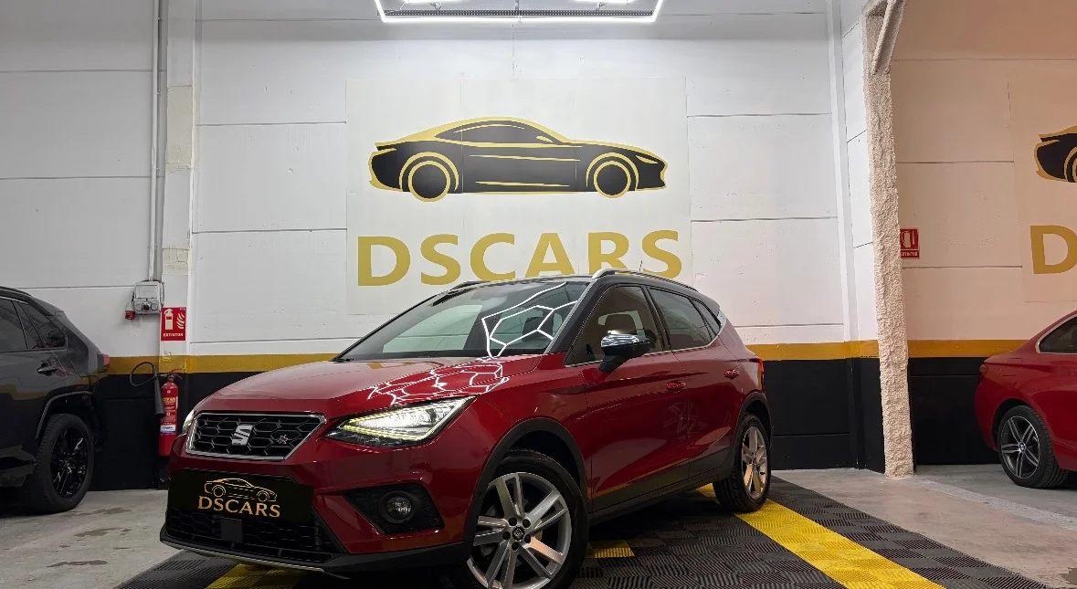 SEAT Arona 1.0 TGI 66kW (90CV) FR Edition 2019 GNC Rojo - Vista principal