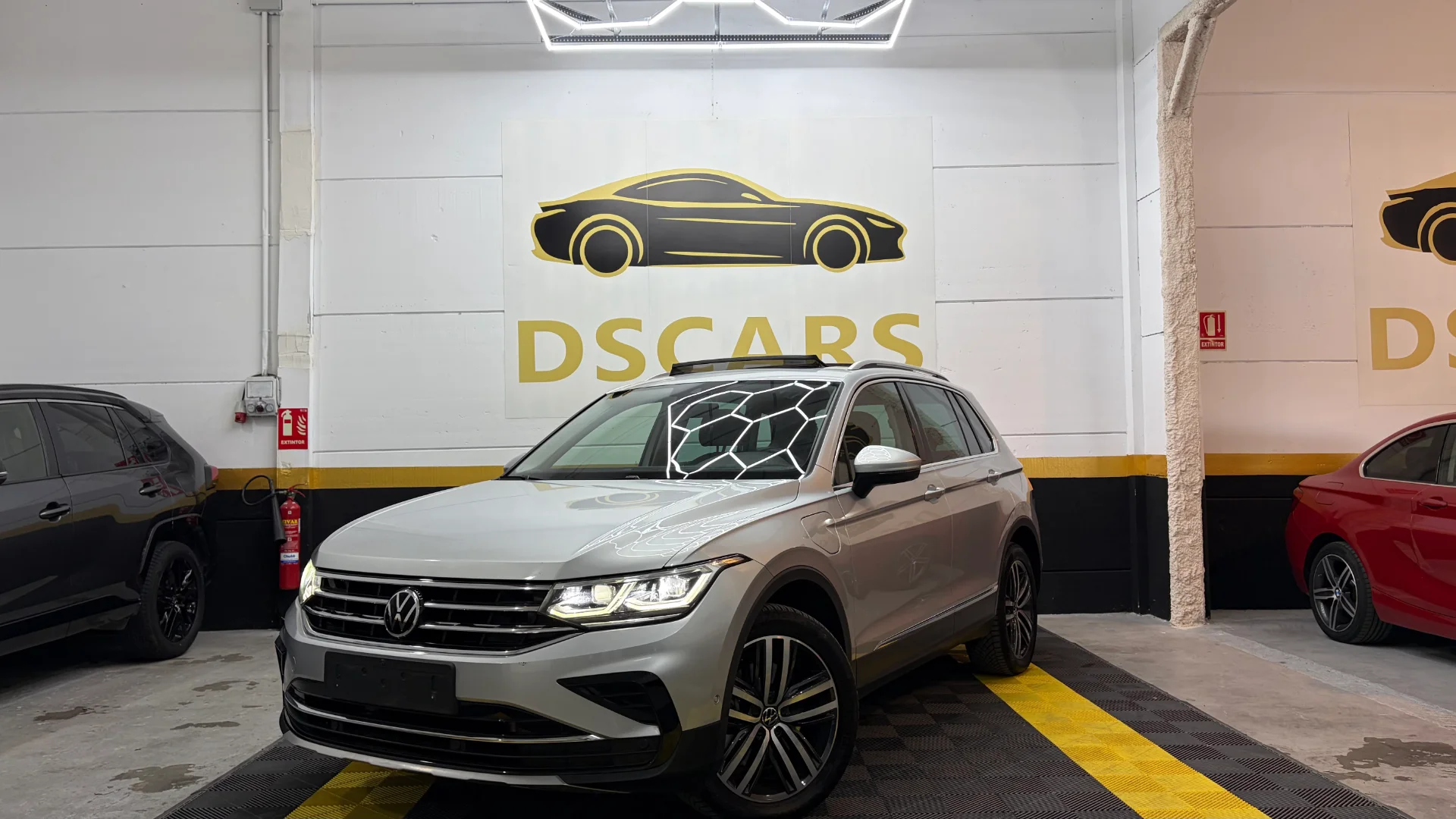 Volkswagen Tiguan Life 1.4 TSI eHybrid 180kW (245CV) DSG 2021 Híbrido enchufable Gris / Plata - Vista principal