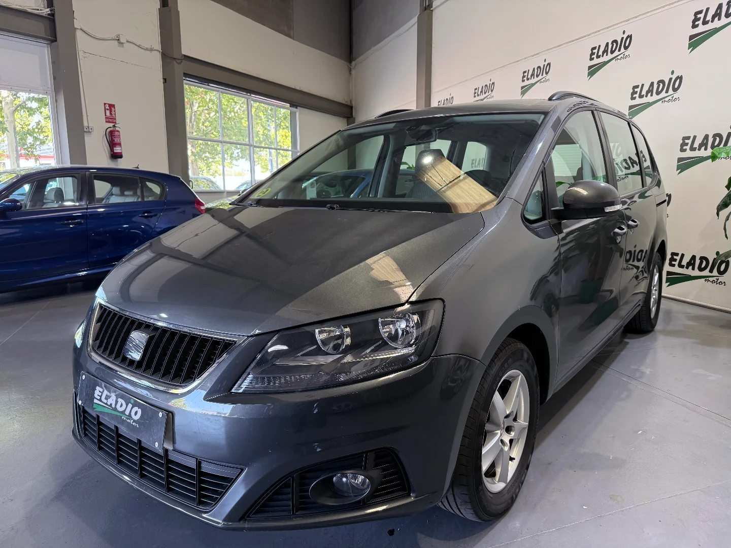 SEAT Alhambra 2.0 TDI 140 CV E-Ecomotive Style 2012 Diésel Gris / Plata - Vista principal