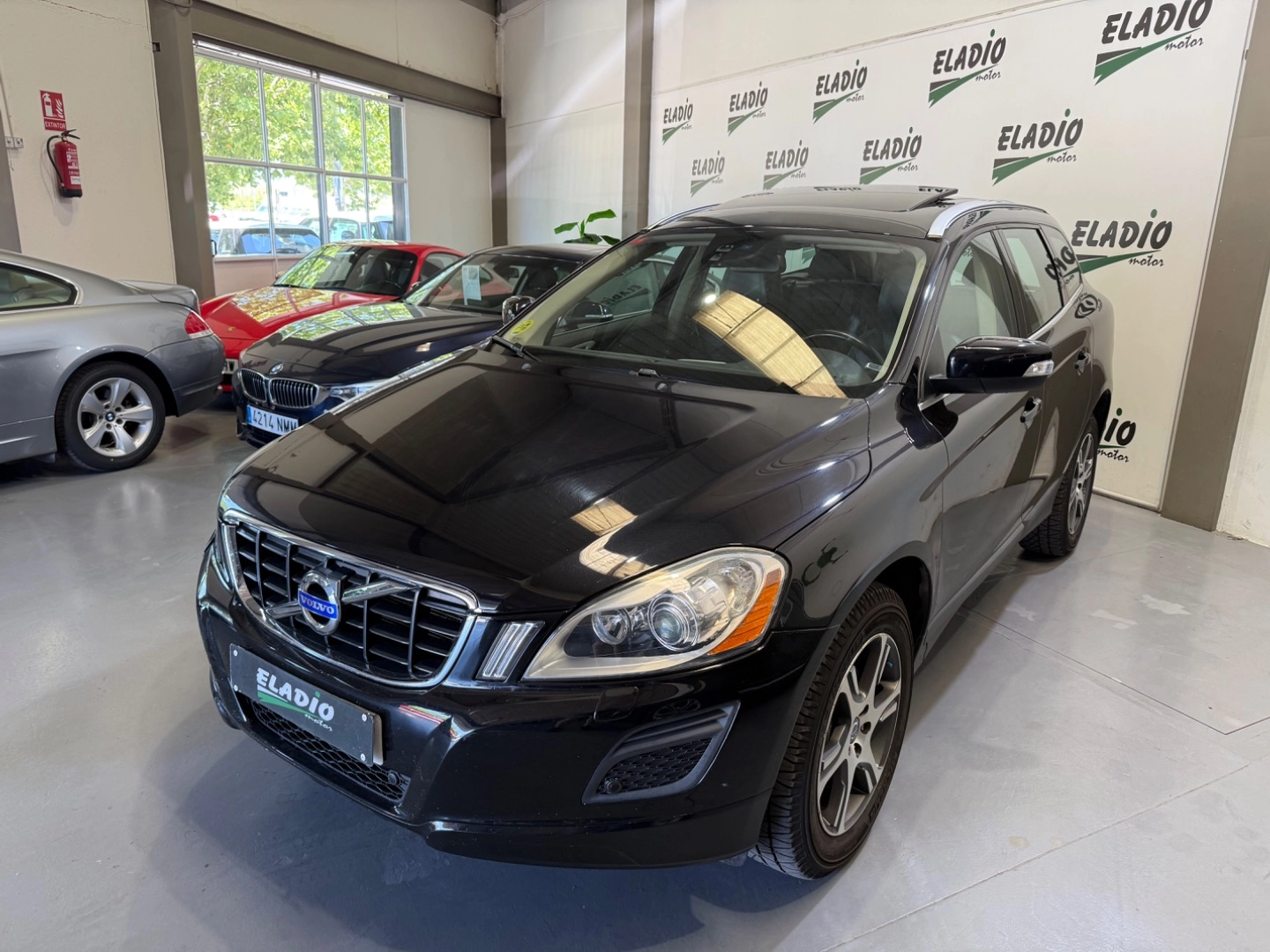 VOLVO XC60 2.0 DRIVe Summum 2011 Diésel Negro - Vista principal