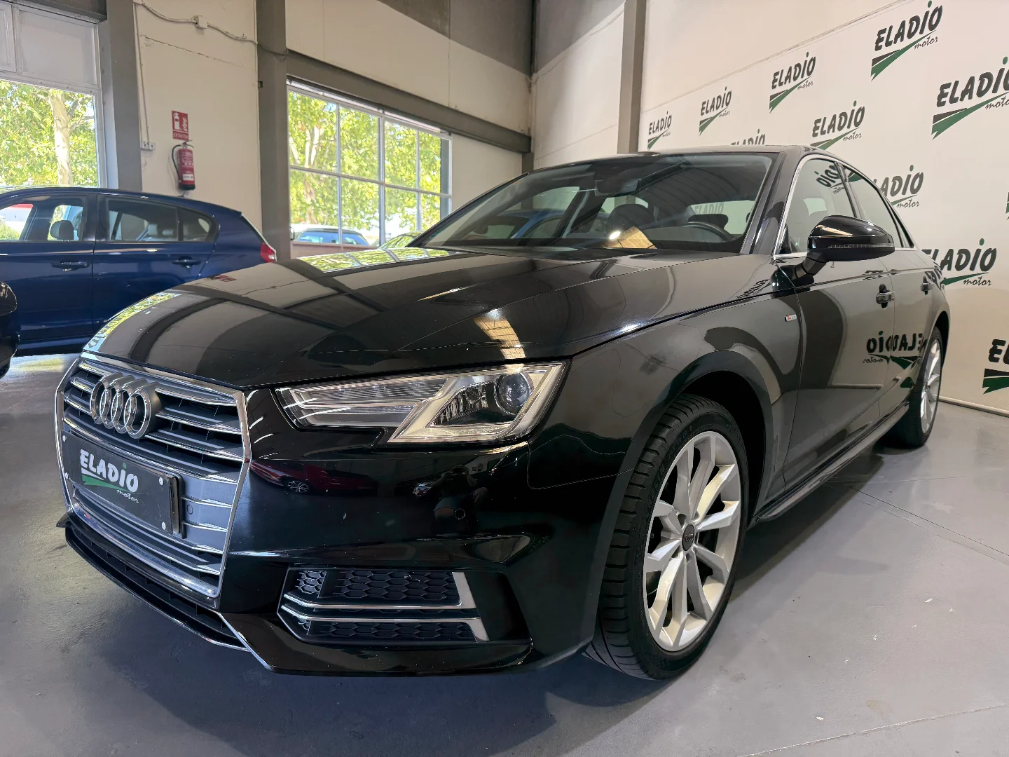 Audi A4 2.0 TDI 150CV S tronic sport edition 2016 Diésel Negro - Vista principal