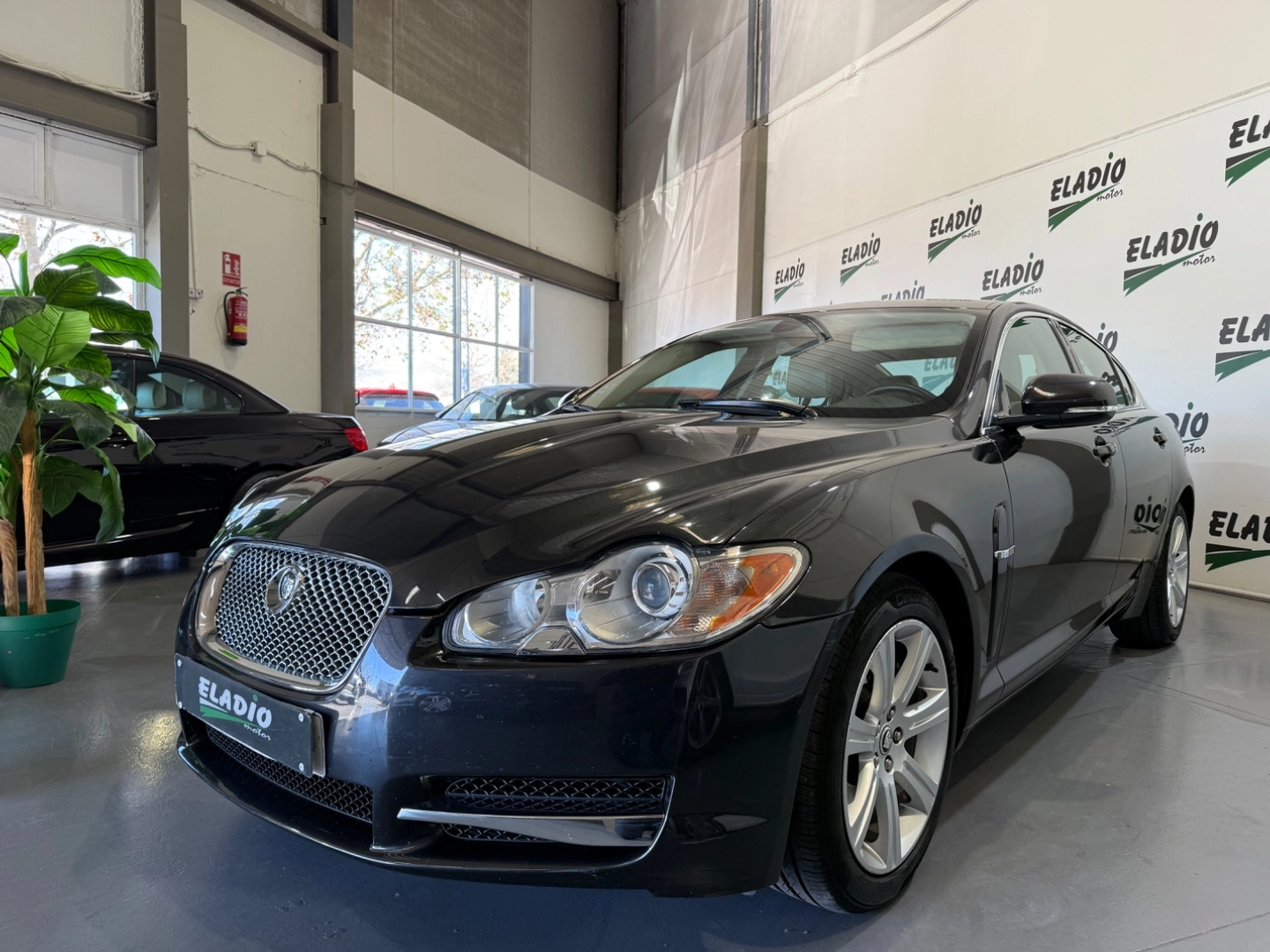 JAGUAR XF 3.0 V6 Diesel Luxury 211cv 2011 Diésel Negro - Vista principal