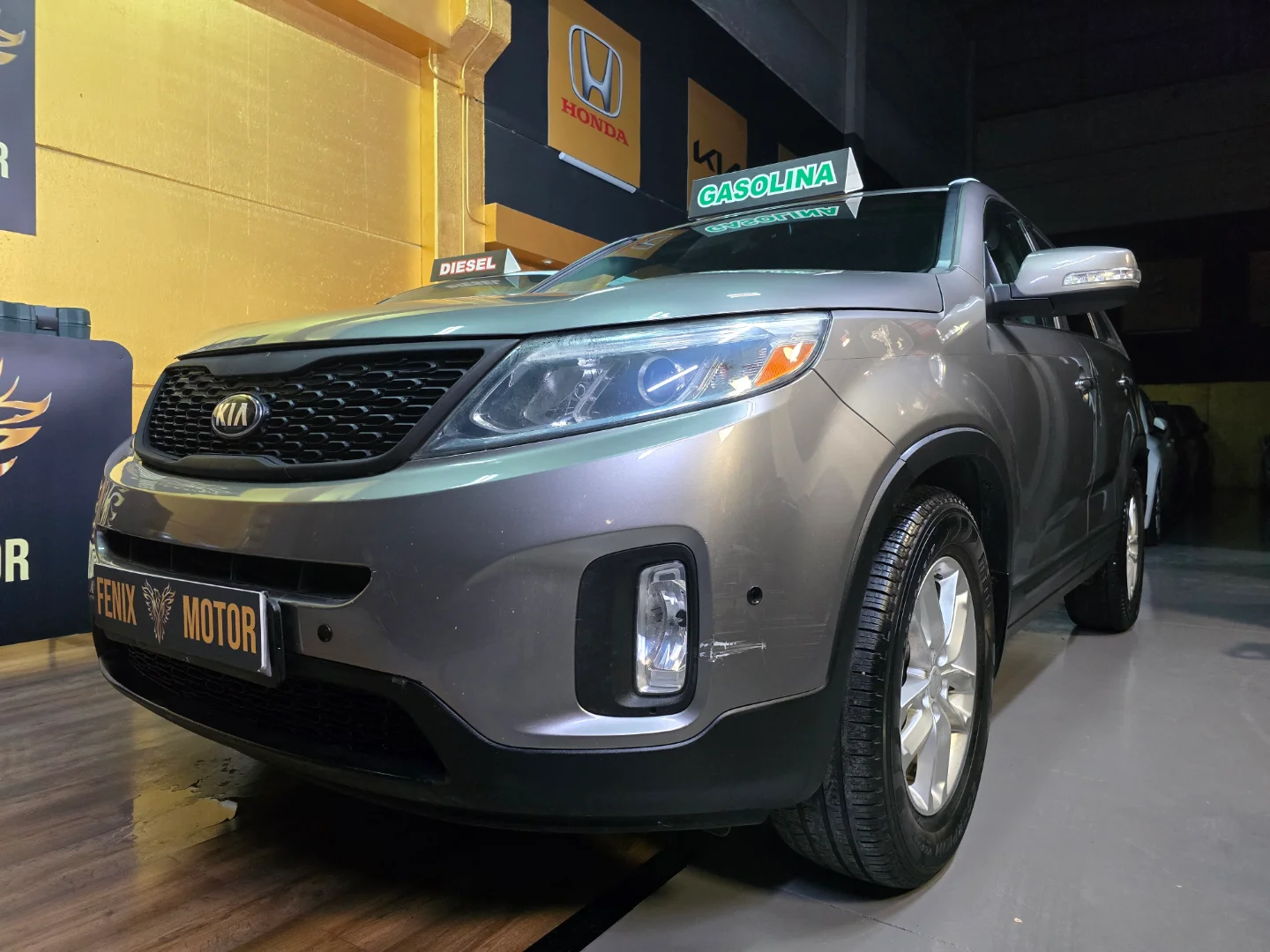KIA Sorento 2.2 CRDi Drive 4x2 2014 Diésel Gris / Plata - Vista principal