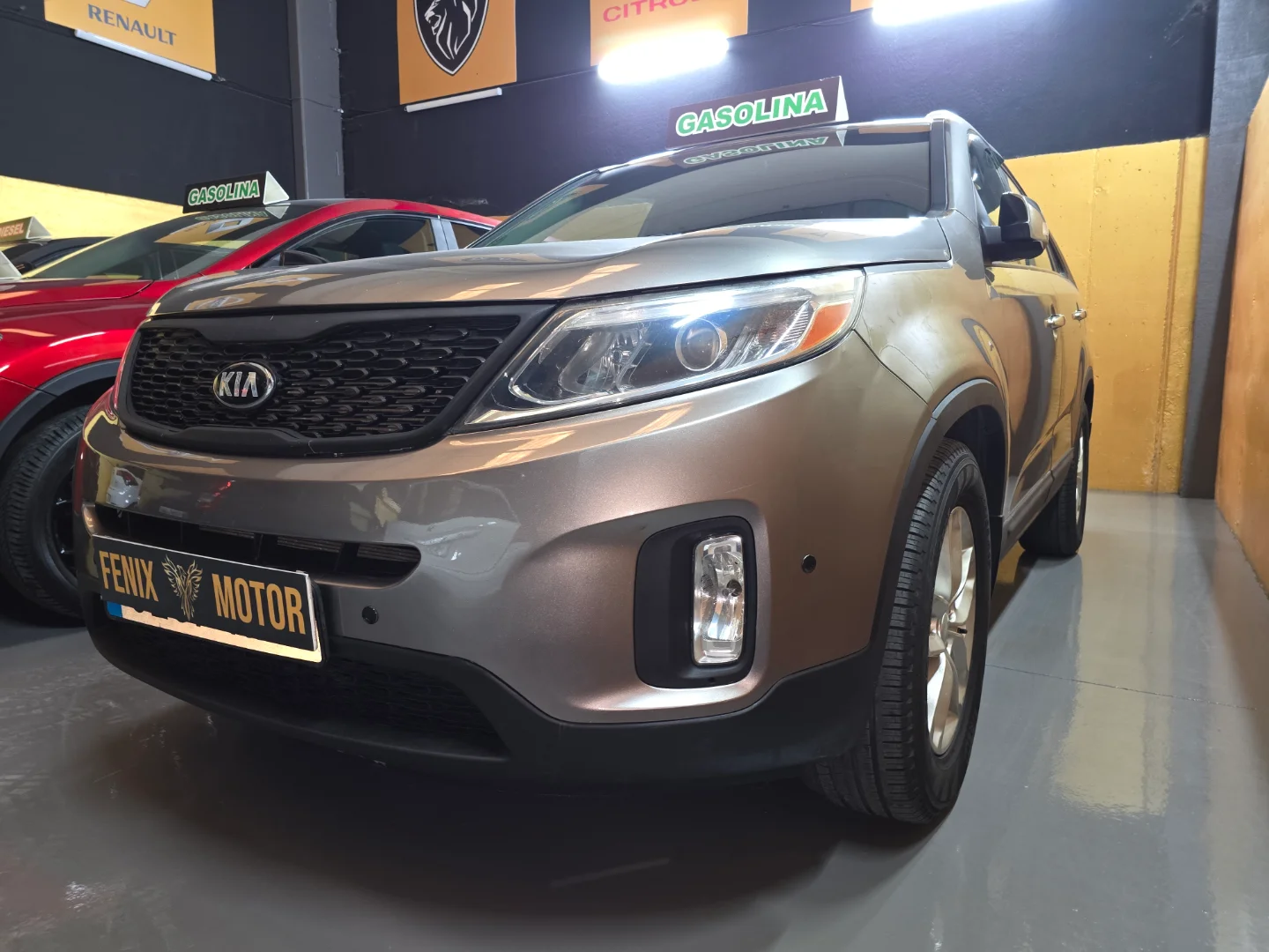 Kia Sorento 2.4 GDi Gasolina 2014 Gasolina Gris / Plata - Vista principal