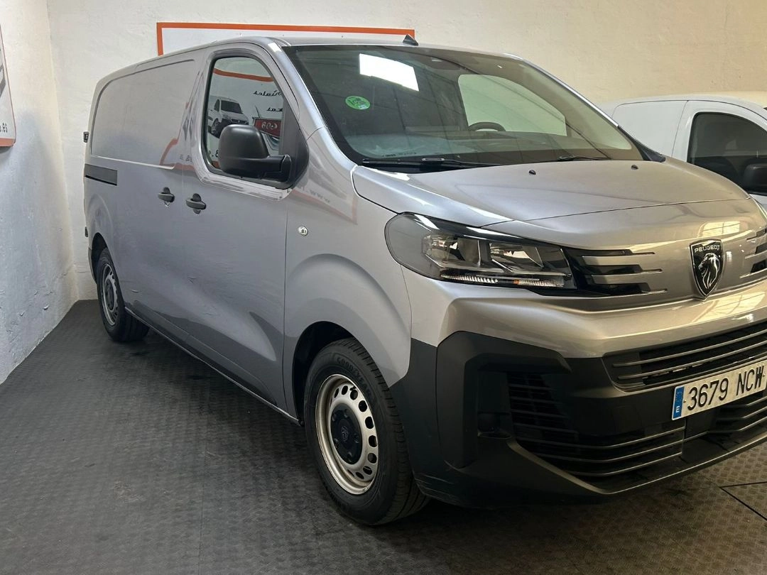 Peugeot Expert Furgón BlueHDi 120 S&S 6v Standard 2025 Diésel Gris / Plata - Vista principal