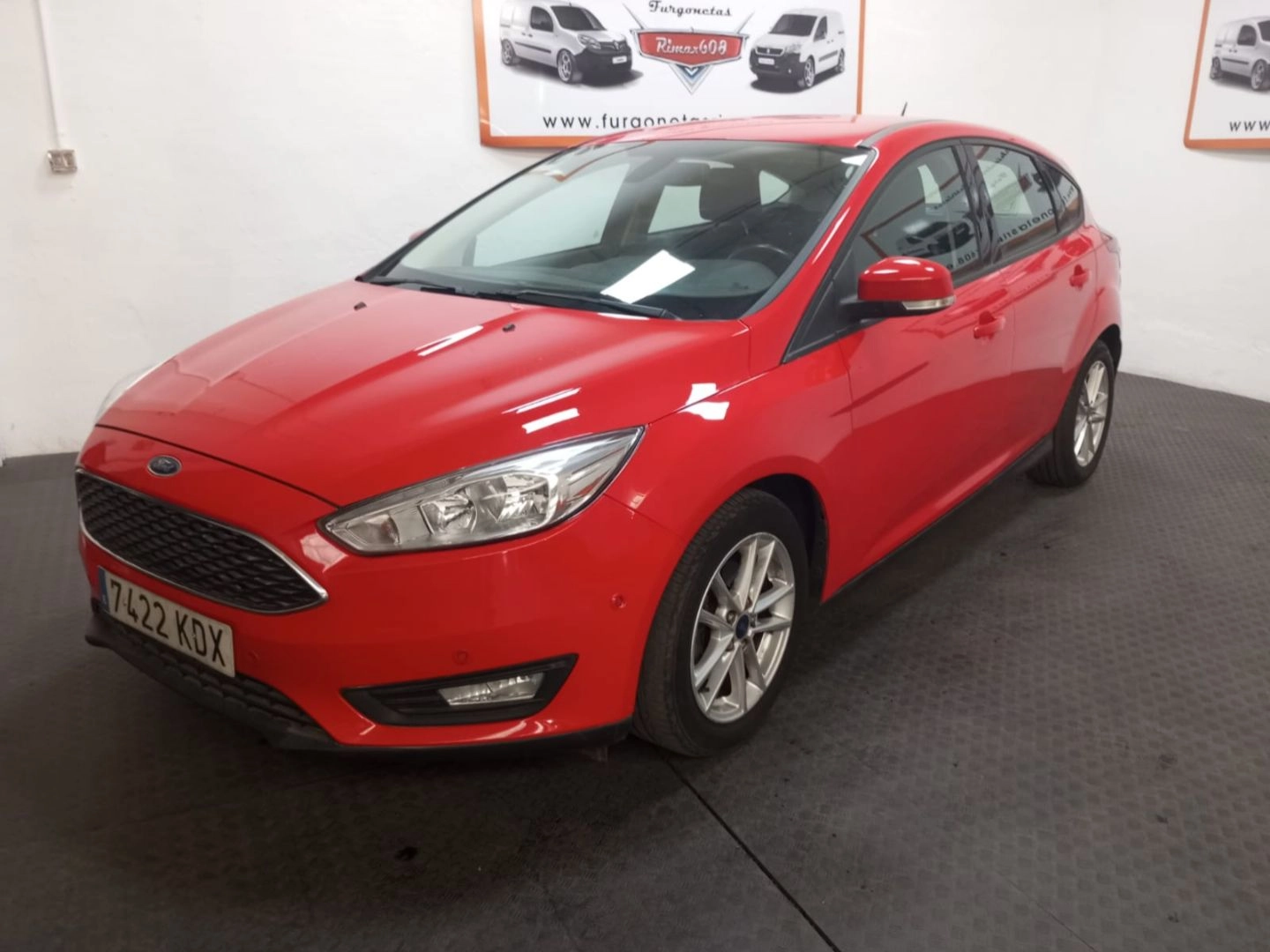 FORD Focus 1.0 Ecoboost ASS 92kW Titanium 2017 Gasolina Rojo - Vista principal