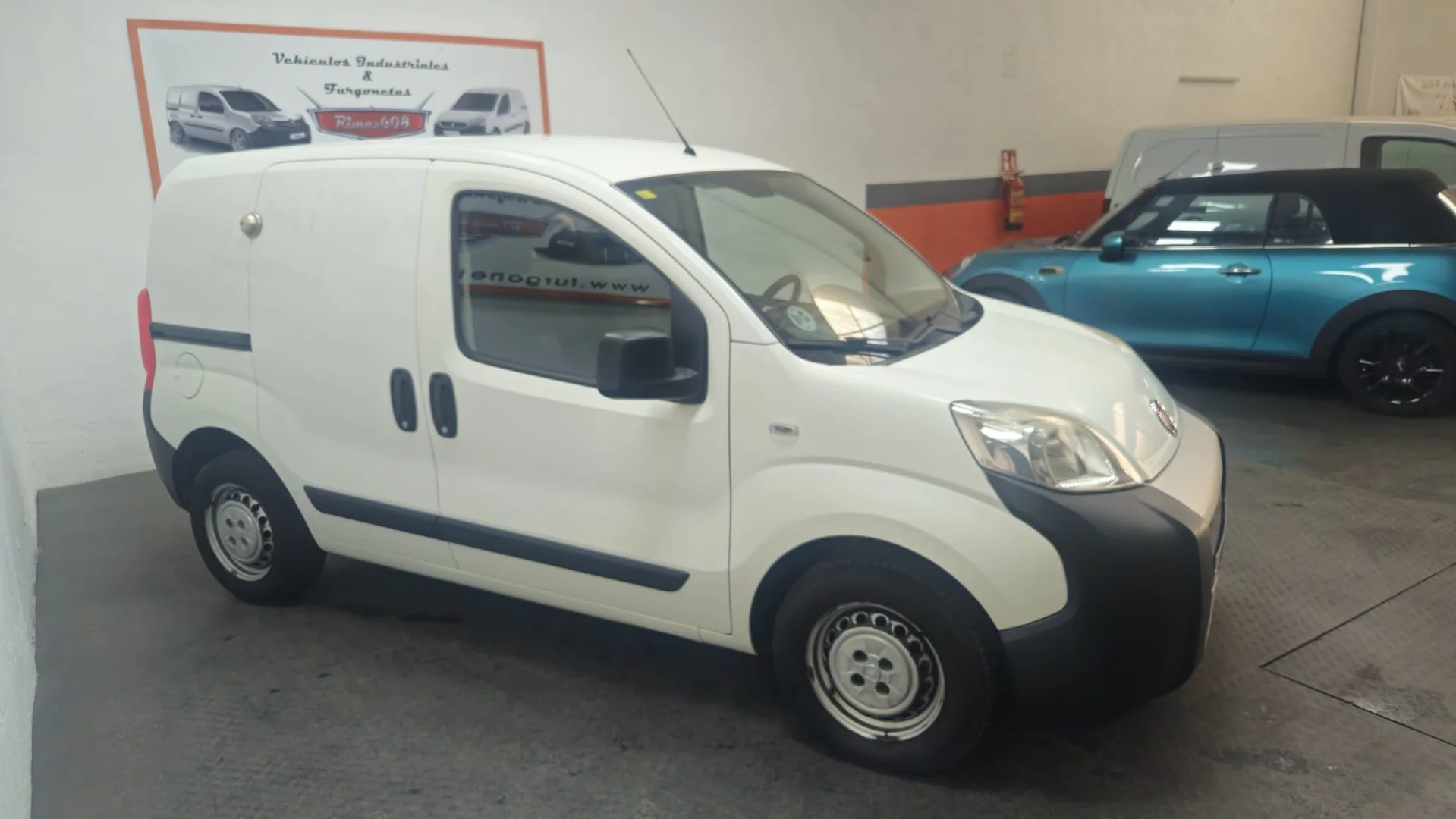 Fiat Fiorino Cargo Base 1.3 Mjet 75cv E5+ 2015 Diésel Blanco - Vista principal