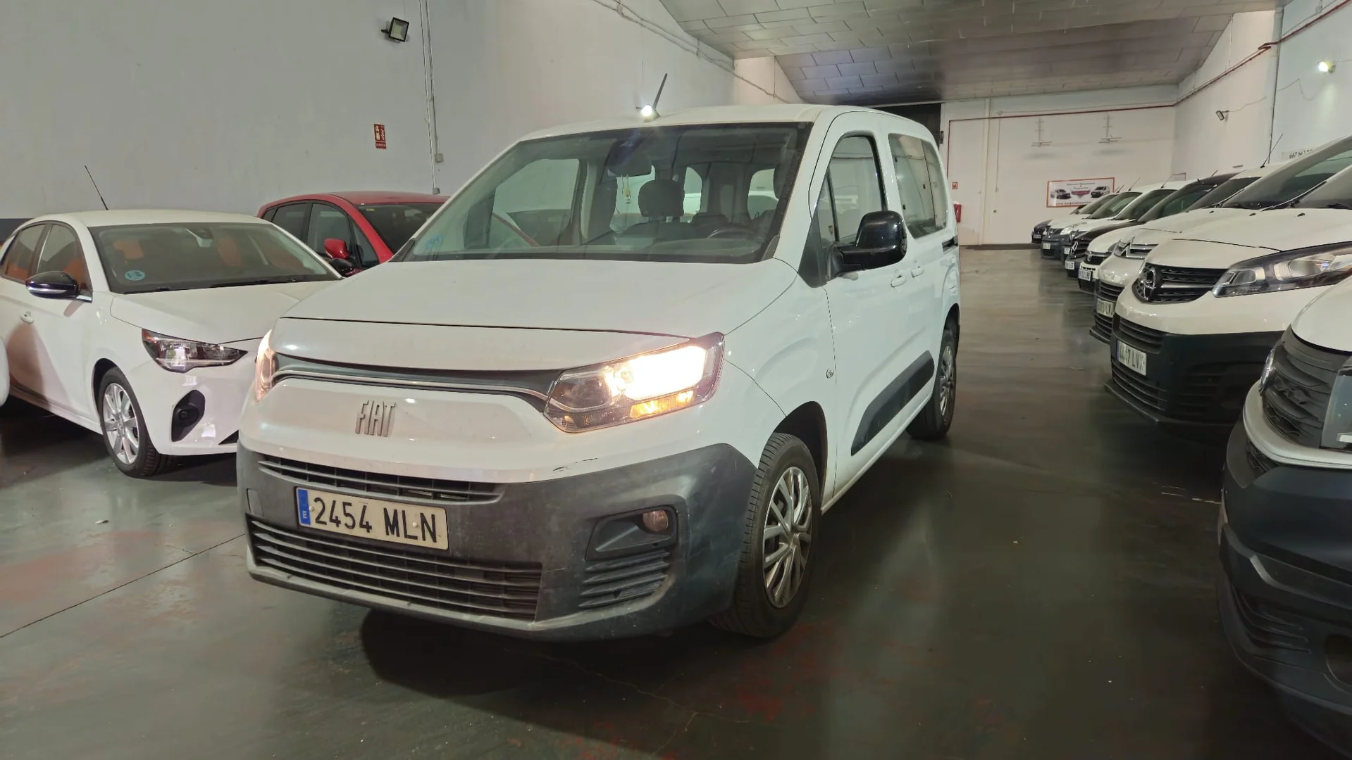 Fiat Doblò Combi (N1) L1 BlueHDi 1.5 L 100CV 2023 Diésel Blanco - Vista principal