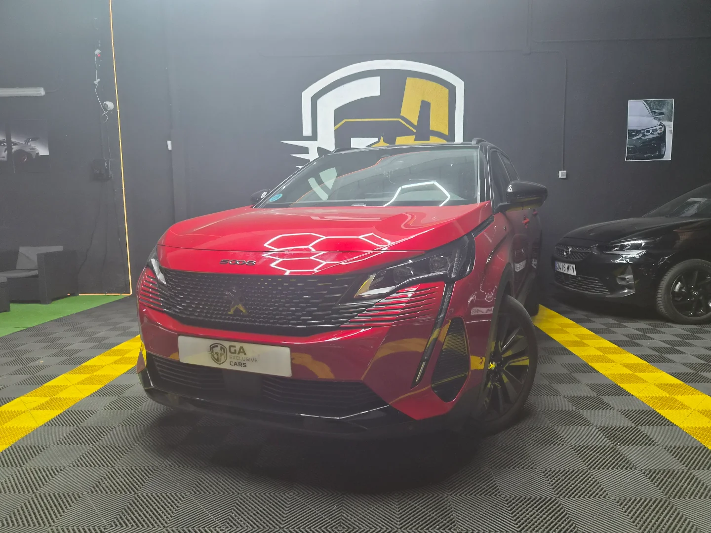 Peugeot 5008 1.2 PureTech 96KW (130CV) S&S GT 2022 Gasolina Rojo - Vista principal