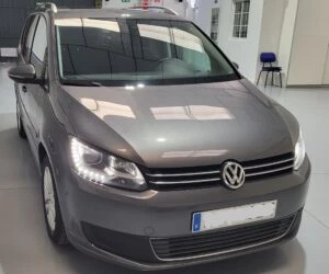 Volkswagen Touran 1.4 TSI 140cv Advance 2010 Gasolina Gris / Plata - Vista principal