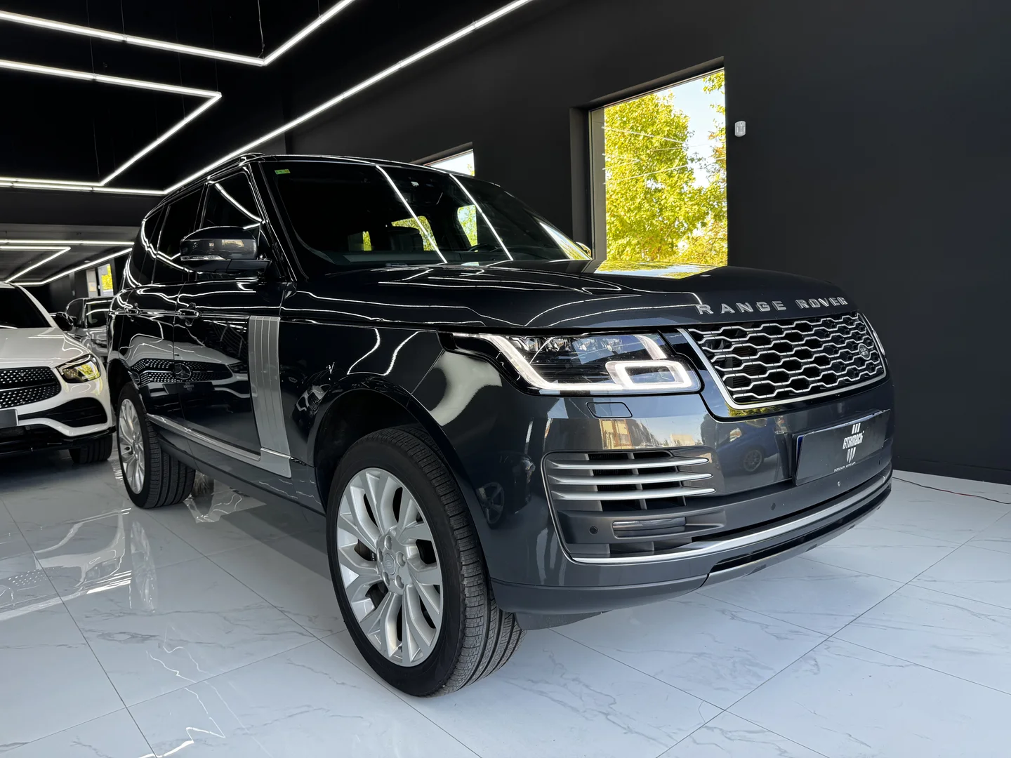 Land Rover Range Rover 2.0 Si4 PHEV 297kW Autobiography LWB 2019 Híbrido enchufable Gris / Plata - Vista principal
