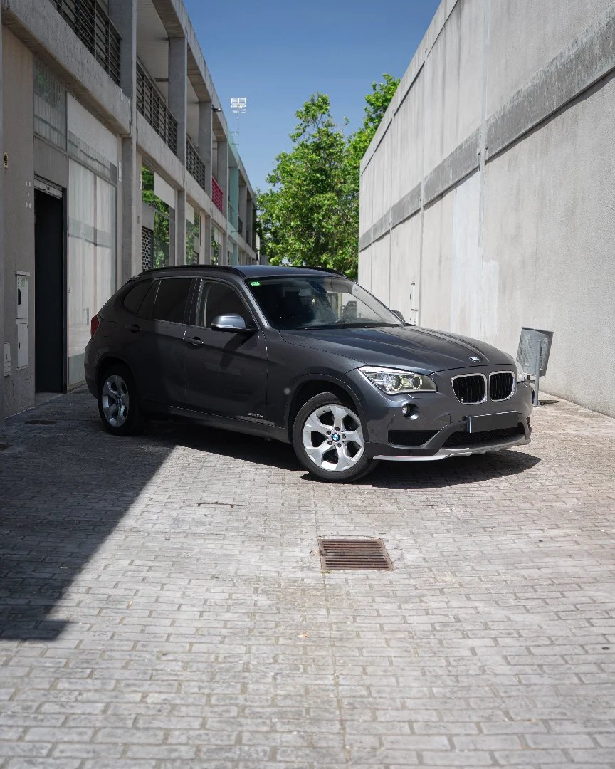 BMW X1 sDrive16d 2015 Diésel Gris / Plata - Vista principal