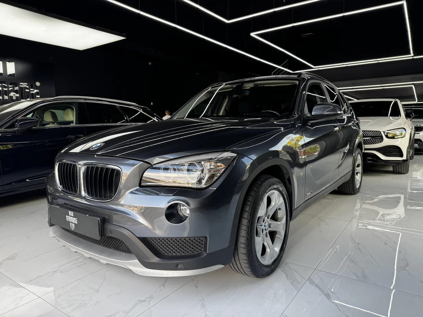 BMW X1 sDrive16d 2015 Diésel Gris / Plata - Vista principal