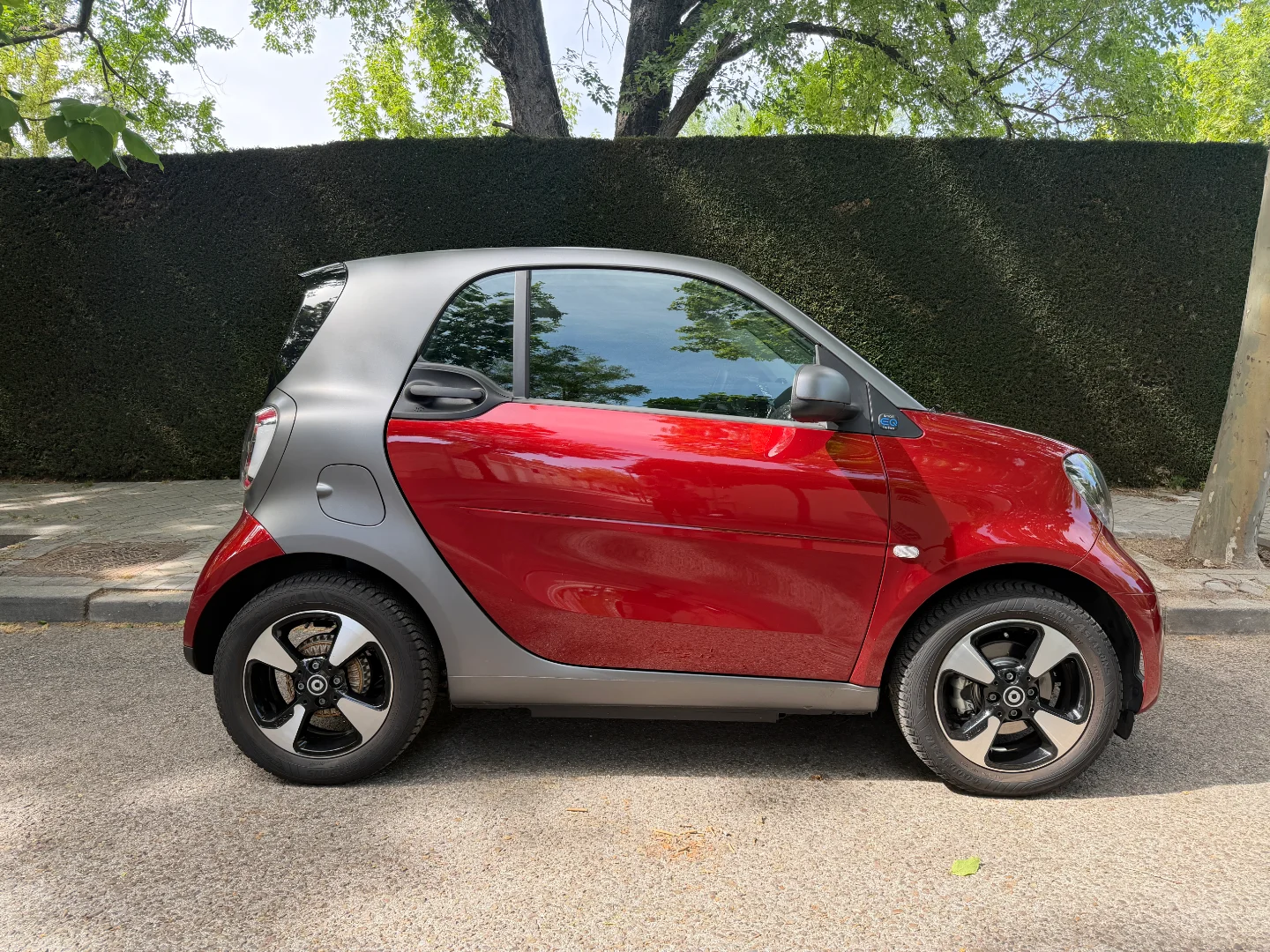 Smart fortwo 60kW(81CV) EQ coupe 2021 Eléctrico Granate - Vista principal