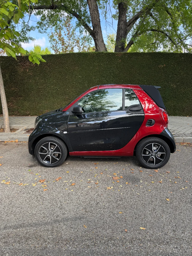 Smart fortwo 60kW(81CV) EQ cabrio 2021 Eléctrico Negro - Vista principal