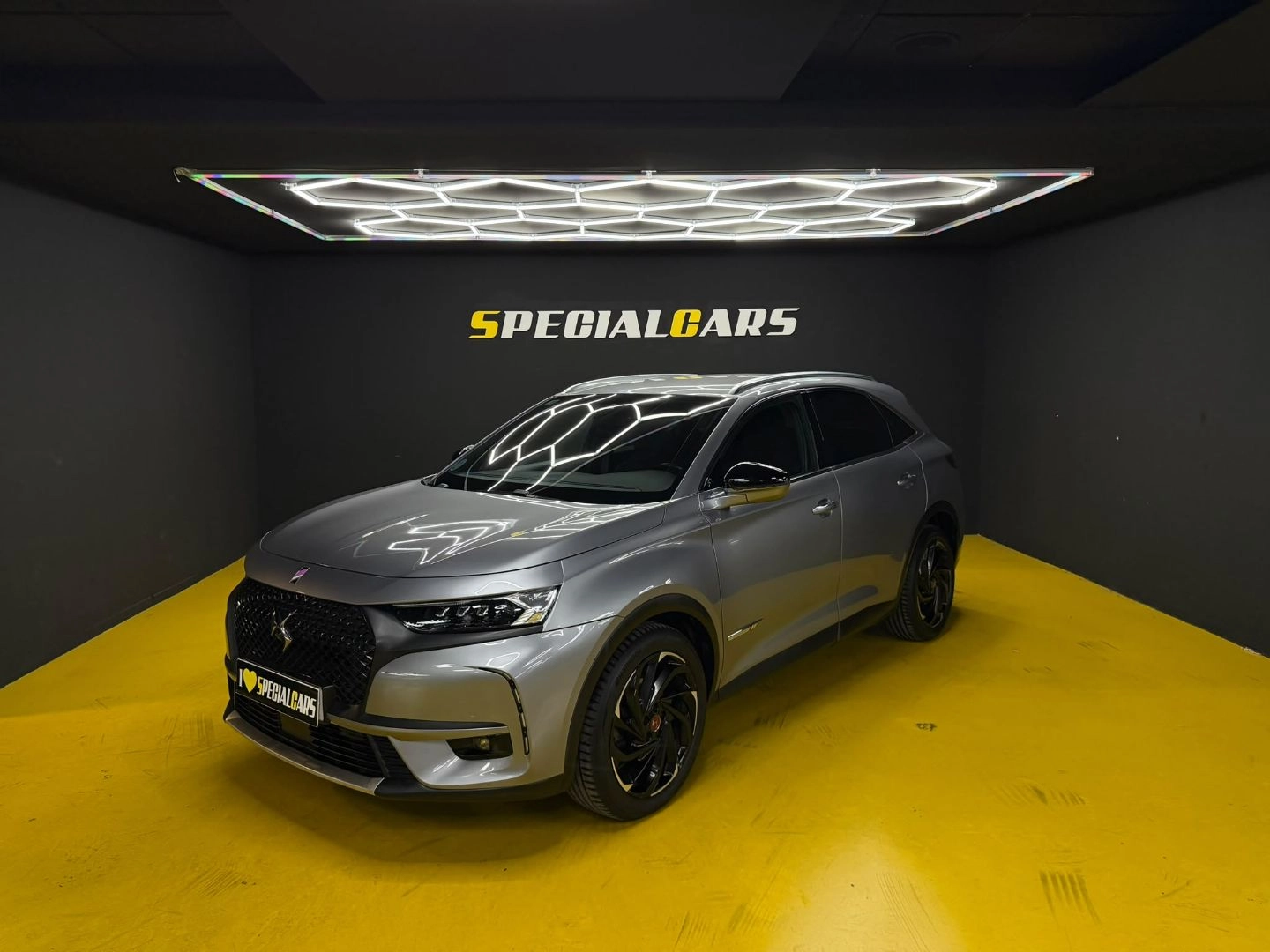 DS DS 7 Crossback BlueHDi DE 96kW (130CV) PERFORMANCE LINE 2020 Diésel Gris / Plata - Vista principal