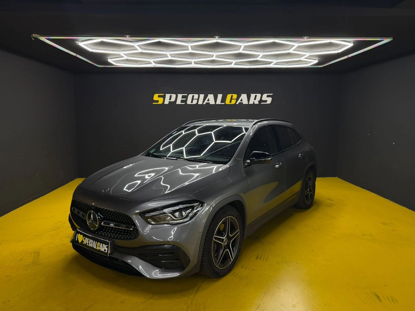 Mercedes GLA GLA 200 D 2021 Diésel Gris / Plata - Vista principal