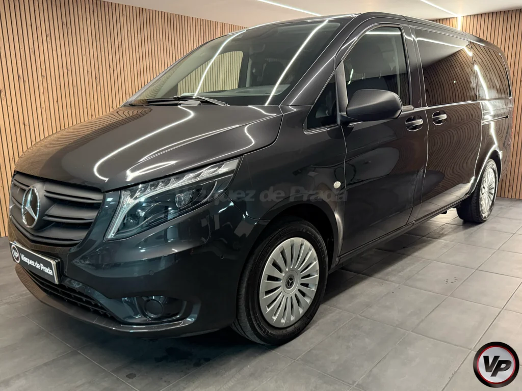 Mercedes-Benz Vito 116CDI AT 120kW Tourer Pro Larga 2022 Diésel Gris / Plata - Vista principal